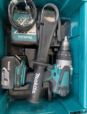 Verkaufe Stärke Akkuschrauber Makita 18V DHP458