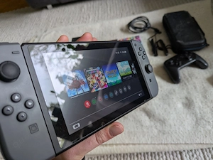 nintendo switch V2 spielkonsole mit Mario kart spiele 