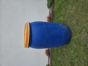 200 Liter Regen   Kunststofffass zu verkaufen 