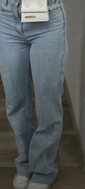 Neue blaue Schlagjeans Größe 36