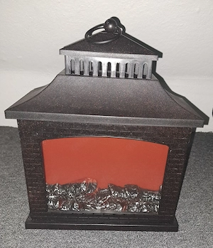Kamin mit Flammeneffekt LED