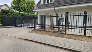 Moderne Metallzäune & Tore direkt vom Hersteller   Zäune und Tore aus Polen