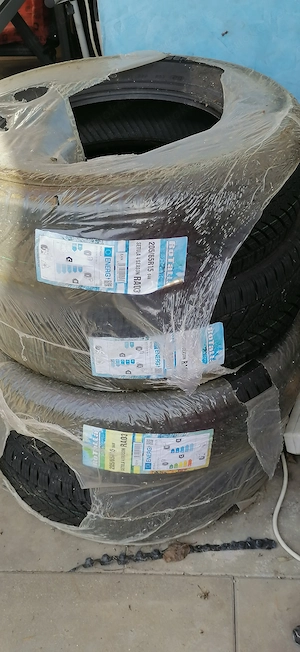 Ganzjahresreifen Rotella 205 65R15 94V