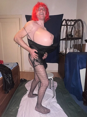 Berliner Crossdresser DWT möchte ältere Dame 