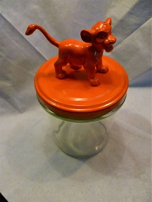 1 Glas für Konfitüre, Bonbons Spardose mit SIMBA aus König der Löwen im Deckel