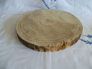 DEKORATIVE Holz-scheibe Baumscheibe Holz leicht hell ca. 36 x 4 cm UNBENUTZT
