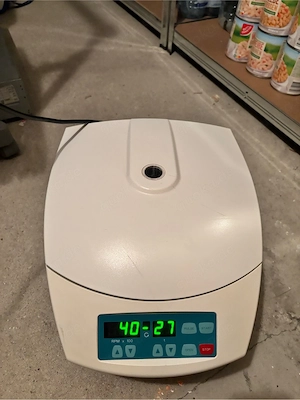 Hettich EBA 270 Zentrifuge   zuverlässig für Labor, Praxis, Forschung