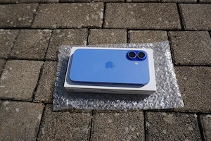 Apple iPhone 16 blau so gut wie neu, funktioniert super plus verpakung und Zubehör 