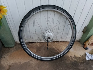 Verkaufe E-Bike Hinterrad 28 Zoll , 36 Volt . Preis : 50   