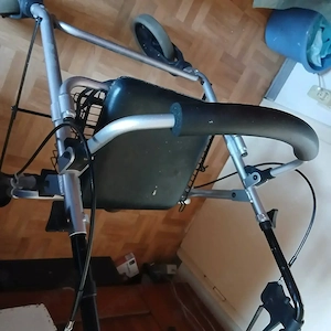 Verkaufe mein Rollator brauche den nicht