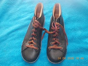 Naturläufer Stiefeletten Leder schwarz Gr. 41, unisex, neuwertig