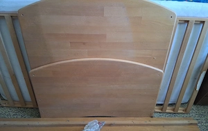 Kinderbett mit Matratze 