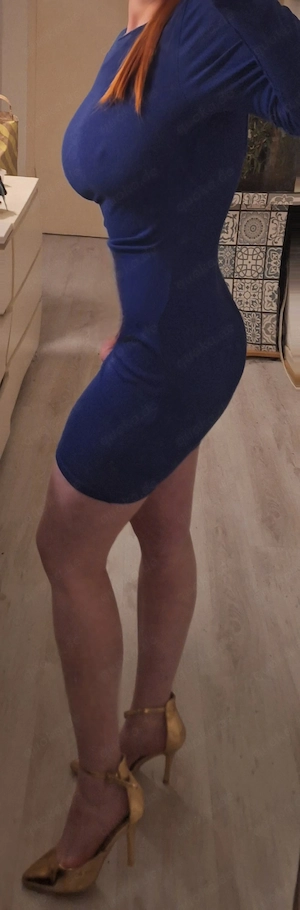 Rückenfreies Shirtkleid