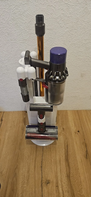 Dyson Akkusauger mit Station und viel Zubehör 