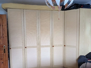 Kleiderschrank groß 