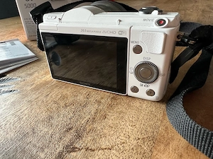 Sony Alpha 5000 Digitalkamera Weiß Bild 2