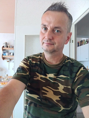 Suche die ganz normale Frau ab 35+ schlank atraktiv aus dem Raum Südthüringen Umkreis SHL +25km