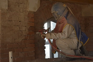 Sandstrahlen & Hochdruckreinigung   Fassaden, Flächen & Fahrzeug