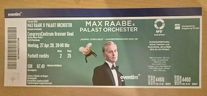 Max Raabe mit Palast Orchester  !