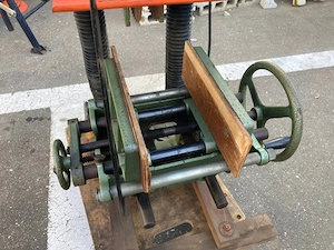 MAKITA 5500S Professional Use Saw Machine for Wood Chopping 100V