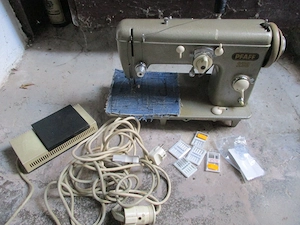 Metall Nähmaschine Pfaff 230 mit Strom Antrieb