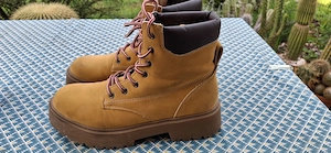 Jungendschuhe NEUWERTIG Buffal.-Style