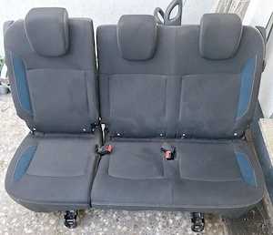 Dacia Lodgy   Dokker Rückbank 3-teilig mit Kopfstützen