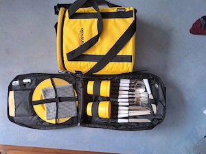 Picknickkorb mit Kühltasche