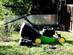 Funktionstüchtigen Briggs & Stratton, Akku Rasenmäher zu verschenken