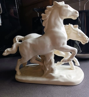 Galoppierende Porzellanpferde, evtl. Fa. Griesbach? gebrauchter, guter Zustand