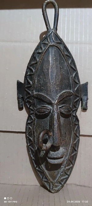 Afrikanische Metall Maske 