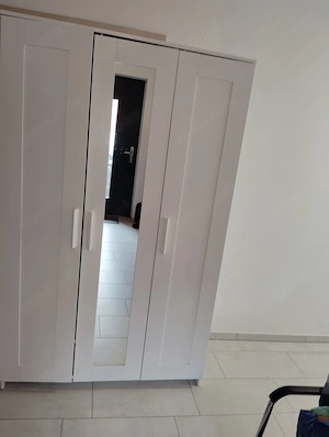 Kleiderschrank zu verschenken