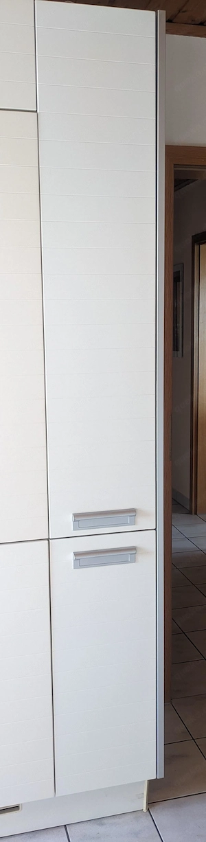 Küchenmöbel weiß Ende Juni günstig abzugeben