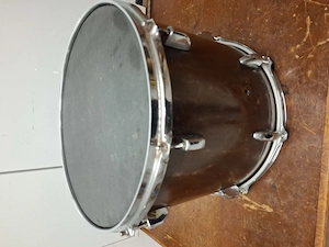 Standtom mit Meshfell, ohne Beine