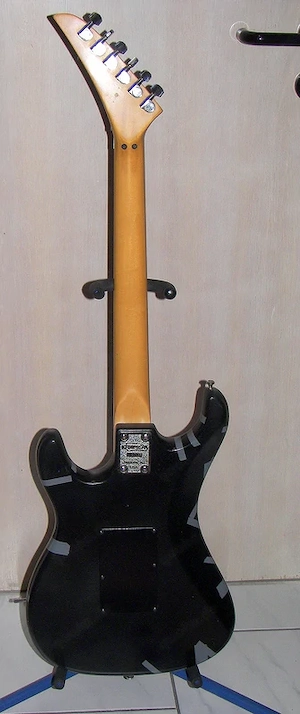 Verkaufe Kramer Stricker 300 ST *E-Gitarre aus den 80er Jahren mit original Floyd Rose Bild 9