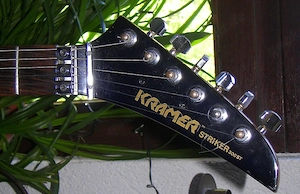 Verkaufe Kramer Stricker 300 ST *E-Gitarre aus den 80er Jahren mit original Floyd Rose Bild 4