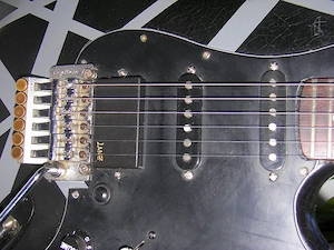 Verkaufe Kramer Stricker 300 ST *E-Gitarre aus den 80er Jahren mit original Floyd Rose Bild 5