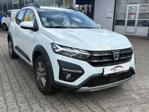 Dacia Sandero Bild 2