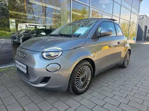 Fiat 500e Icon el. Glasschiebedach!!! SHZ PDC Allwetter...