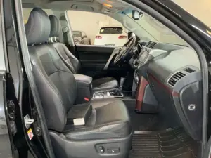 Toyota Land Cruiser 3.0d TEC-Edition *Navi| Kamera| AHK* Bild 3