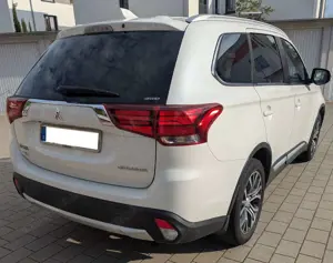 Mitsubishi Outlander Outlander Diesel 2.2 DI-D 4WD Aut. Edition Bild 4