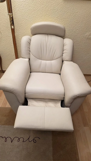großer Sessel aus Leder mit Beinablage Möbel Cremeweiß