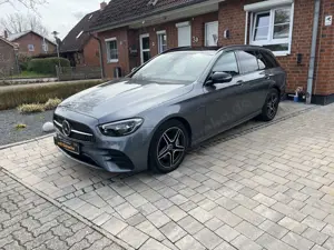 Mercedes-Benz E 300 AMG AHK 360 MEMORY PANORAMA GARANTIE