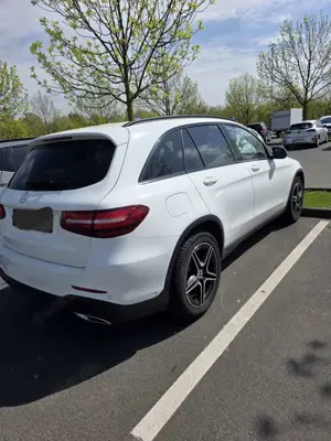 Mercedes-Benz GLC 220 d 4Matic 9G-TRONIC Bild 3