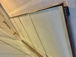 2 Schwebetüren für einen Schrank der Marke Rauch