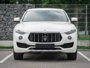 Maserati Levante Levante S GRANLUSSO Q4 Benzin 3.0 V6 316kW Bild 5