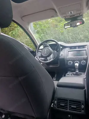 Jaguar E-Pace D150 Bild 5