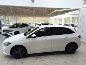 Mercedes-Benz B 180 d Style AUTOMATIC/NAVI/AHK/EL. KLAPPE/SHZ.