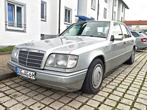 Mercedes-Benz E 220 E-KLASSE W124 AUTOMATIK KLIMA TOP ZUSTAND!