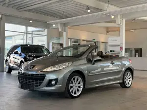 Peugeot 207 CC Cabrio-Coupe Roland Garros*LEDER*PDC*USB*
